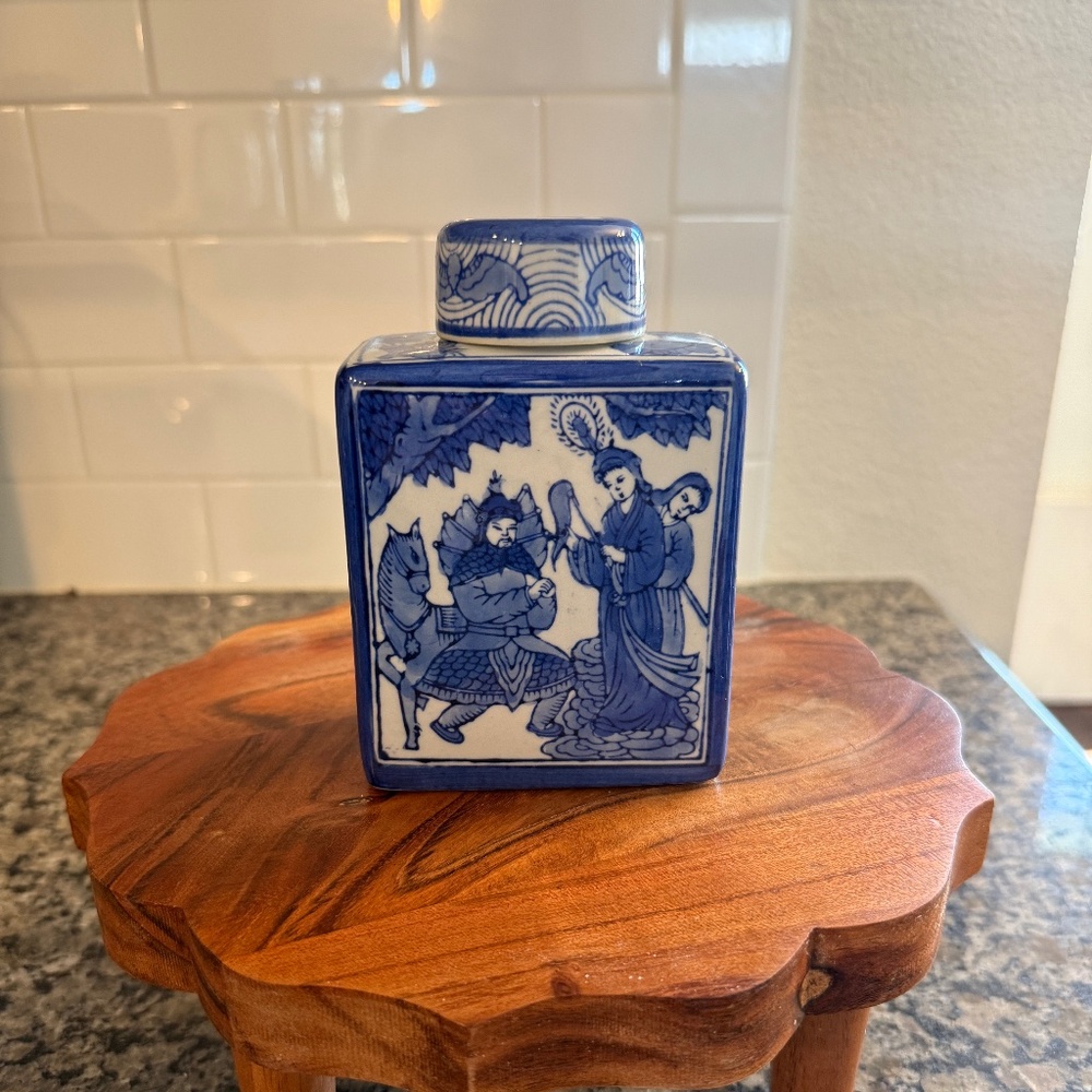 Early 20th Century Chinese Blue and White Porcelain Tea Caddy